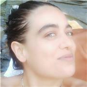 neolaureata impartisce lezioni di Disegno e Storia dell'Arte